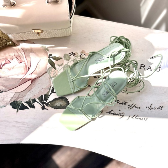 BNWT Strappy Sandals - Picture 4 of 10